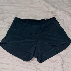 LuLulemon Speed Up Short 2.5”